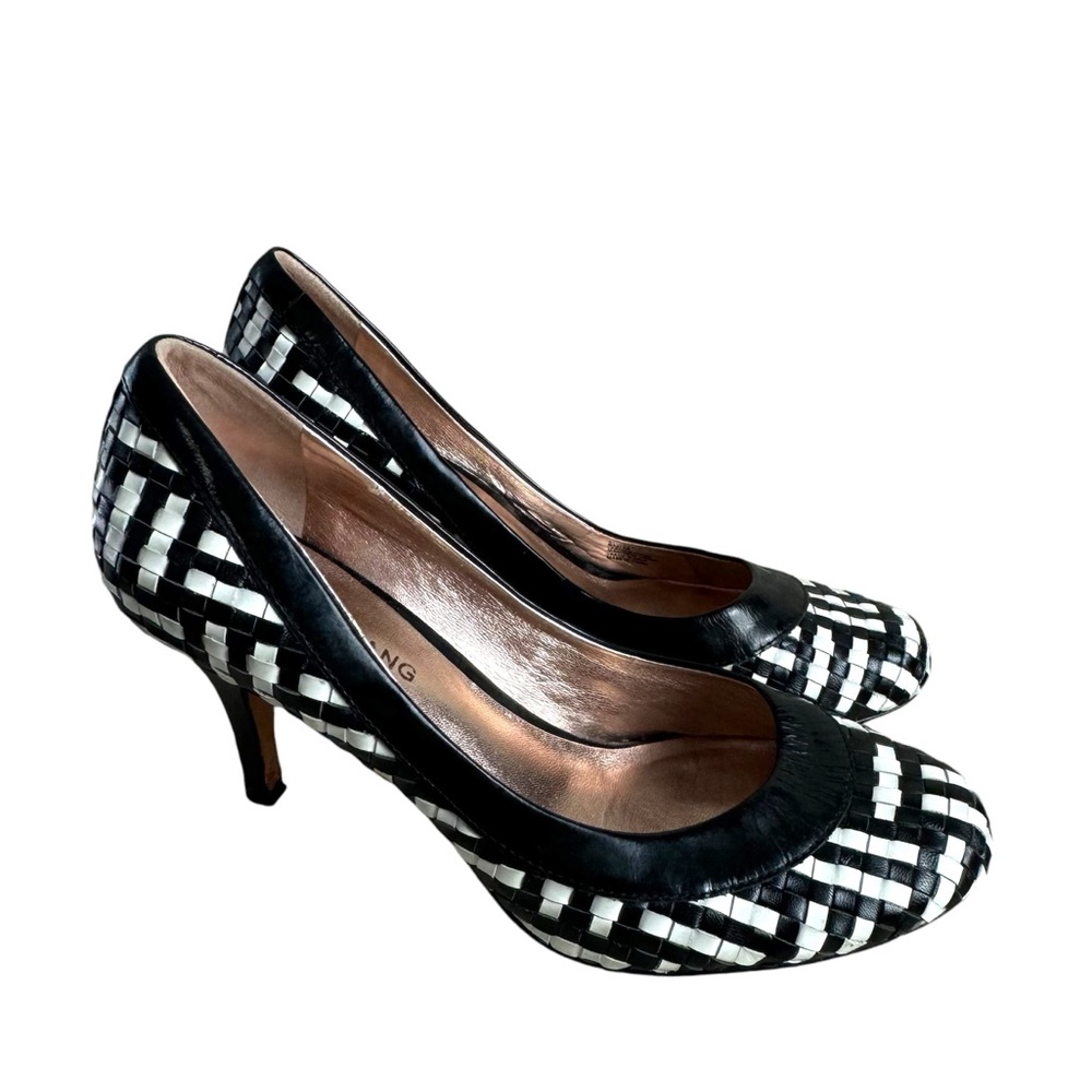 Arturo Chiang Castle Woven Leather Pump Heels in Black and White